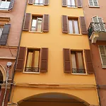 Emilia Apartahotel 3*