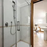 Emilia Apartahotel