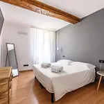 Emilia Apartahotel