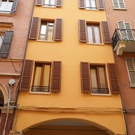 Emilia Aparthotel 3*