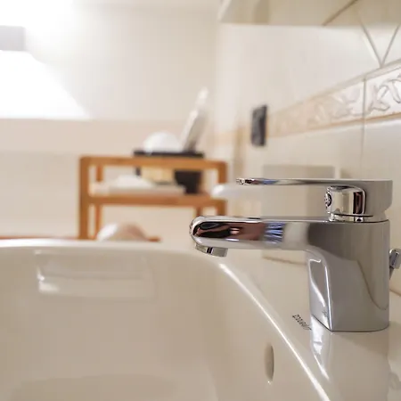 アパートホテル Emilia