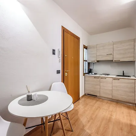 Emilia Aparthotel 3*